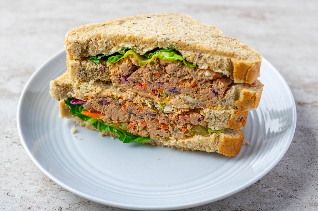 Spicy Tuna Vegetable Sandwich